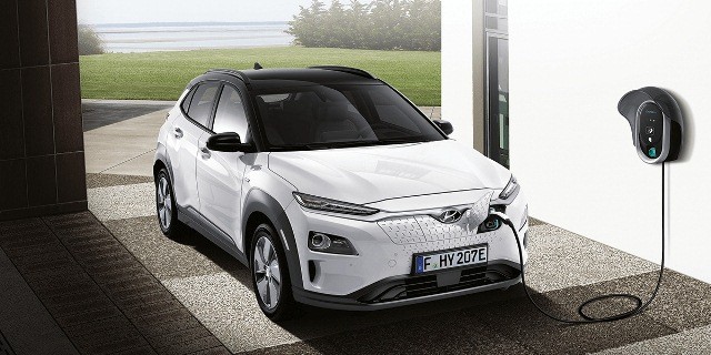 hyundai kona electrico cargando